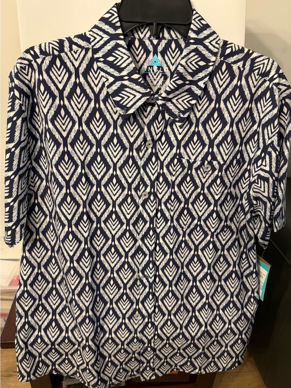 Anglr geometric sports shirt